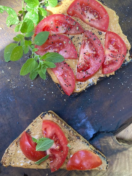 bread with tomato and peanutbutter